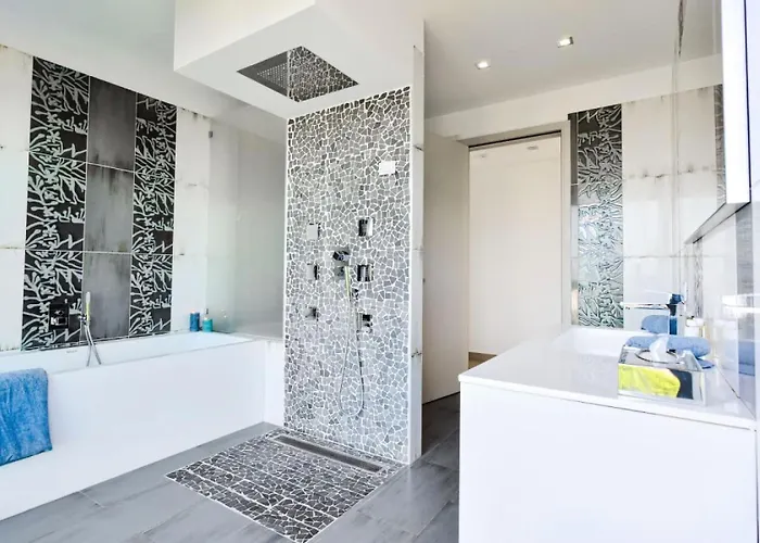 D'architecte Avec Piscine Chauffee Pour 10 ! - D'architecte Avec Piscine Chauffee Pour 10 ! Mae-1853 别墅 Mandelieu