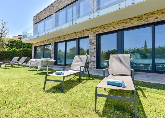 D'architecte Avec Piscine Chauffee Pour 10 ! - D'architecte Avec Piscine Chauffee Pour 10 ! Mae-1853 *